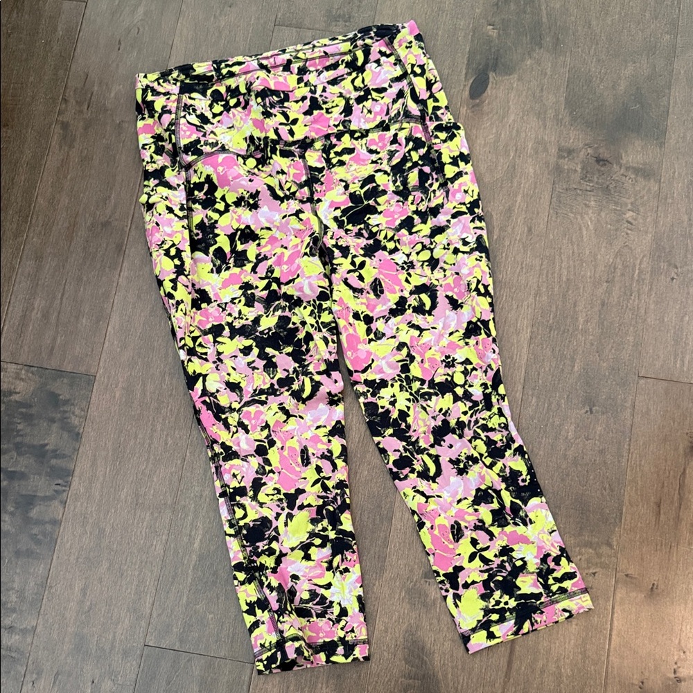 Floral Print Cropped Pants